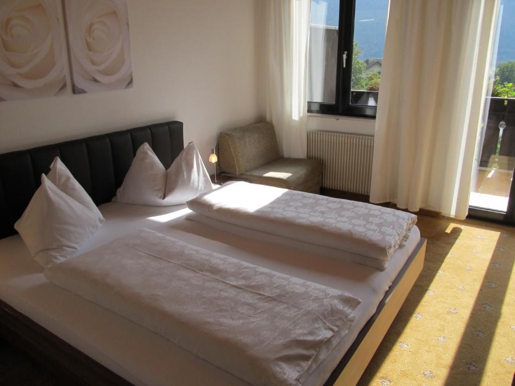 Garni Weghueb Bed & Breakfast Rabla Phòng bức ảnh