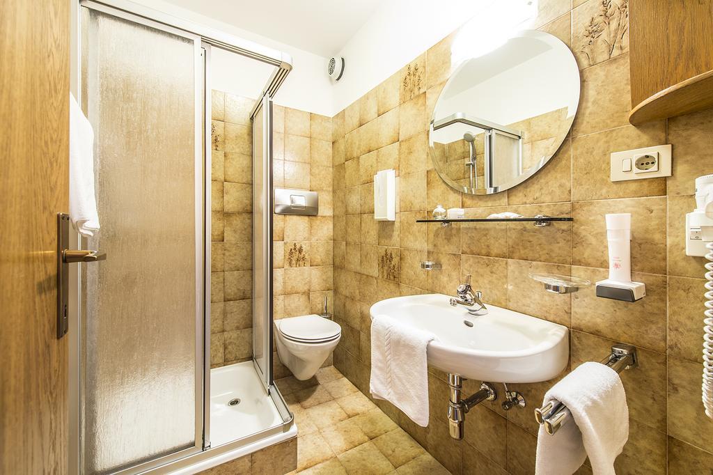 Garni Weghueb Bed & Breakfast Rabla Ngoại thất bức ảnh